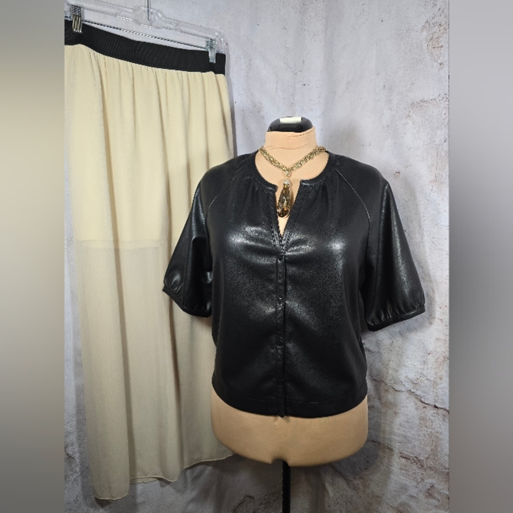 Avec Les Filles Black Faux Leather Button Down Short Sleeve Top, XL